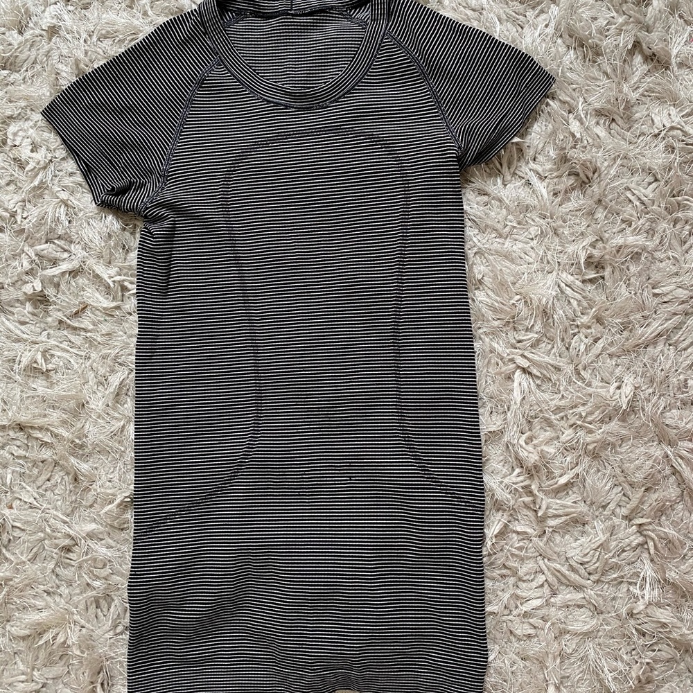Lululemon Smiftly Tech Short Sleeve